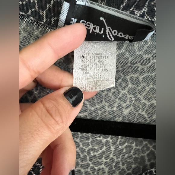 Breakin’ Loose vintage animal print sheer tunic - Picture 3 of 6